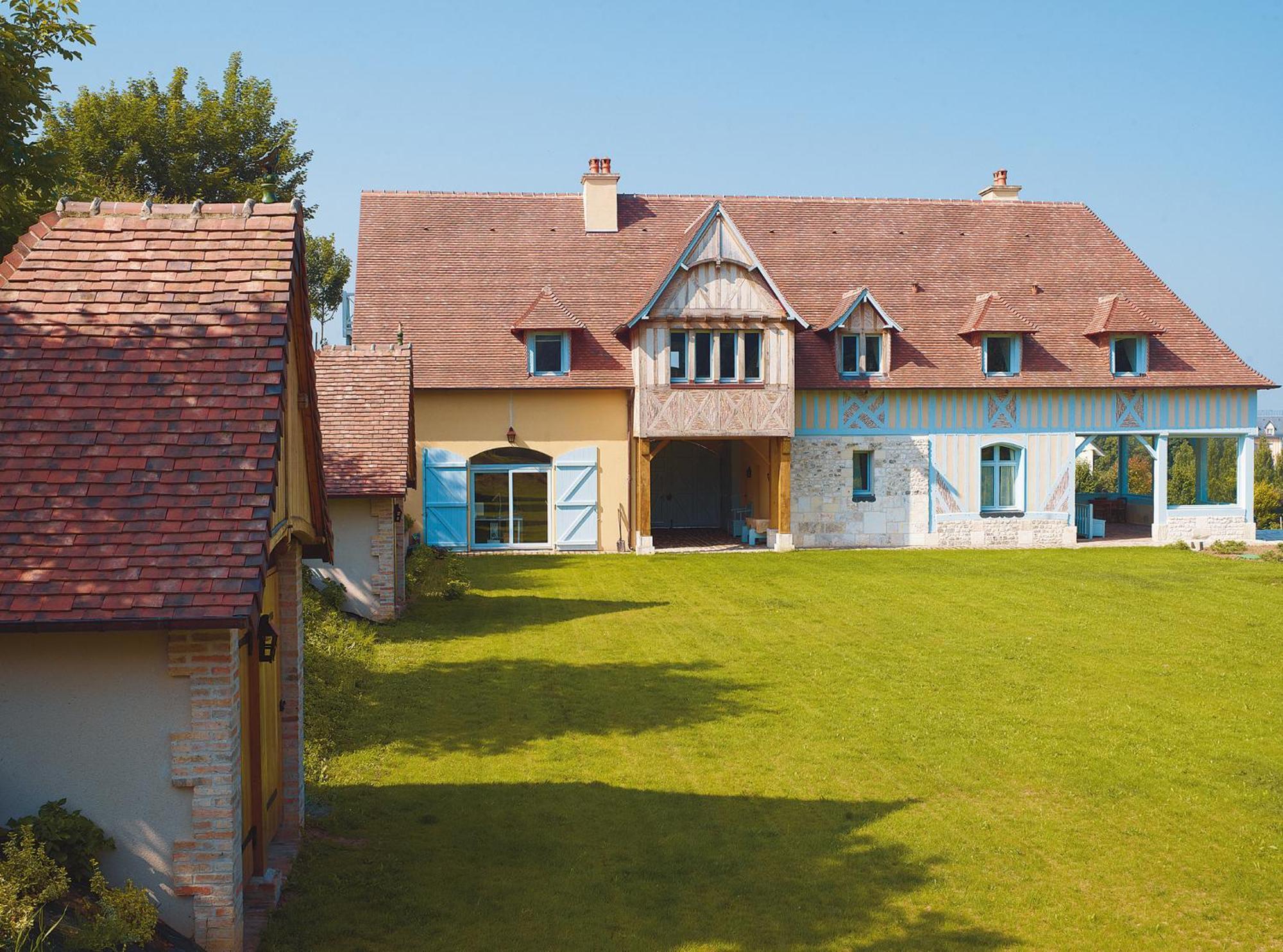 La porte bleue Trouville-sur-Mer Extérieur photo