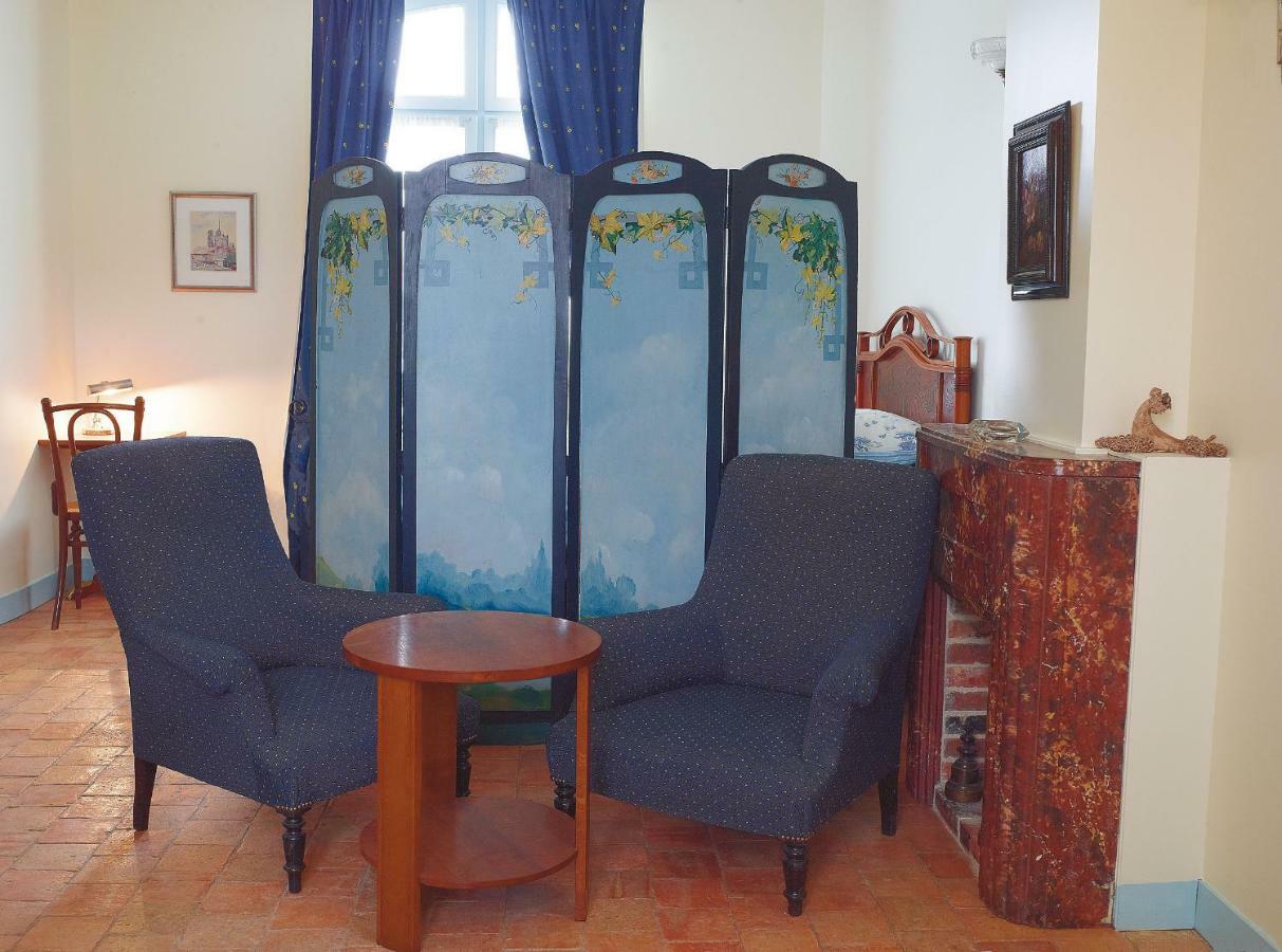 La porte bleue Trouville-sur-Mer Extérieur photo